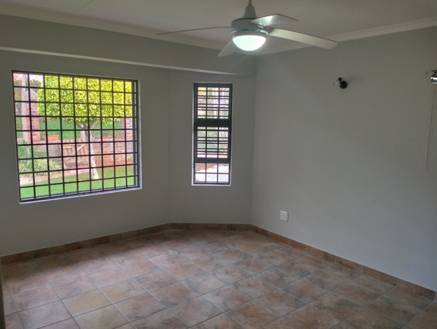 To Let 5 Bedroom Property for Rent in Island View Western Cape